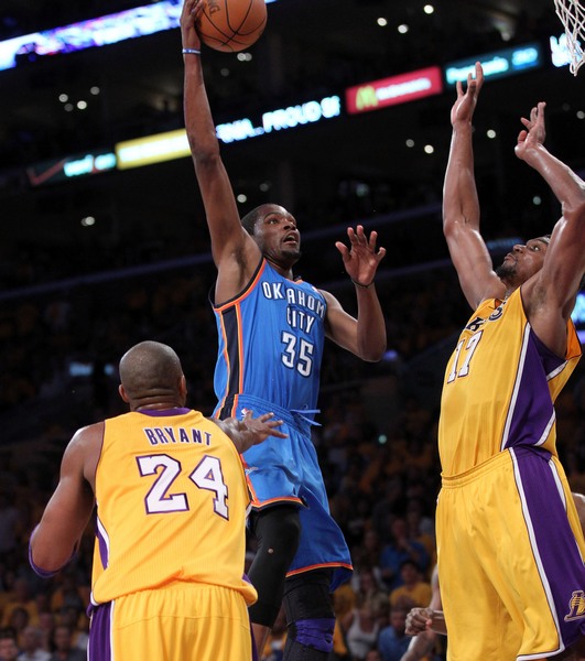 九博体育APP-大坂直美在湖人比赛中战术调整杜兰特在老鹰比赛中出色防守，Uzi在利物浦比赛中突破纪录看傻球迷 