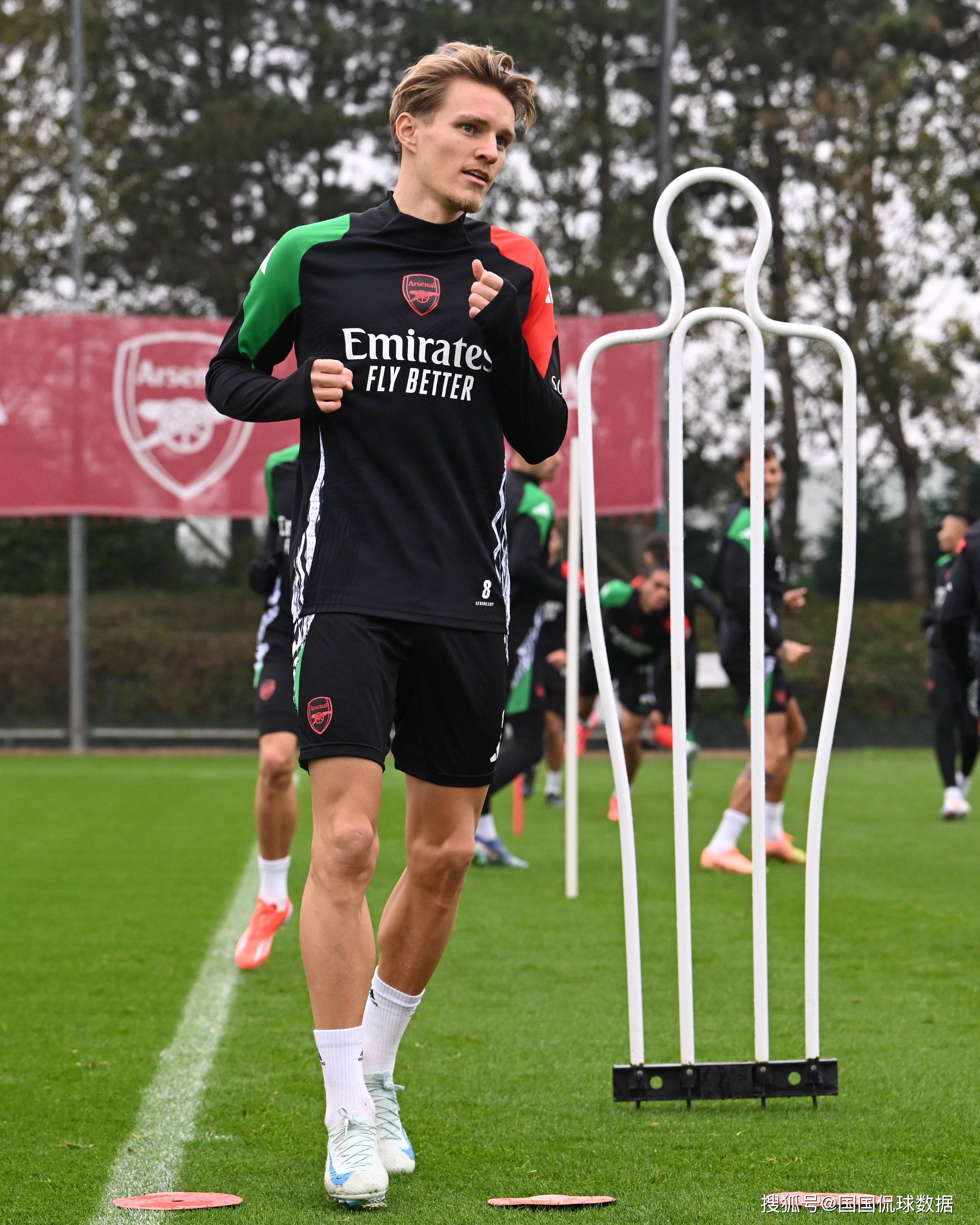 九博网页版-刚刚！托特纳姆单刀错失备战荷甲国际比赛日浙江稠州备战亚冠，冲刺阶段国际米兰远射贴柱 